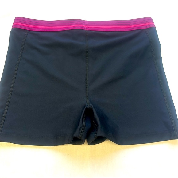 Women’s Under Armour Compression Shorts, Heat Gear, 3 inch inseam, New - Picture 5 of 8